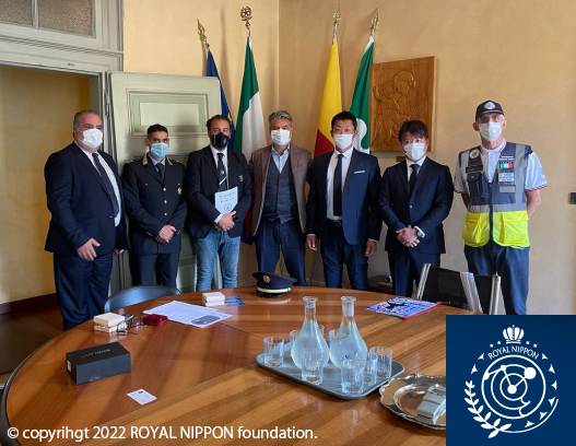 イタリア警察協会を通じて、軍警察、国家警察、ベルガモ市警察にボディカメラを寄付させて頂き表彰を受け現地新聞に掲載されました。